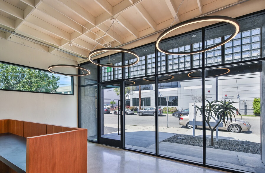 More Photos Of 301 S Flower St, Burbank Warehouse For Sale
