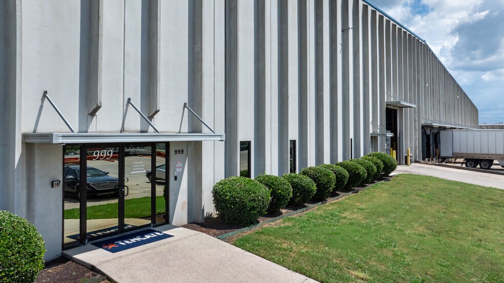 More Photos Of 999 Enterprise Dr, Dalton Distribution For Sale