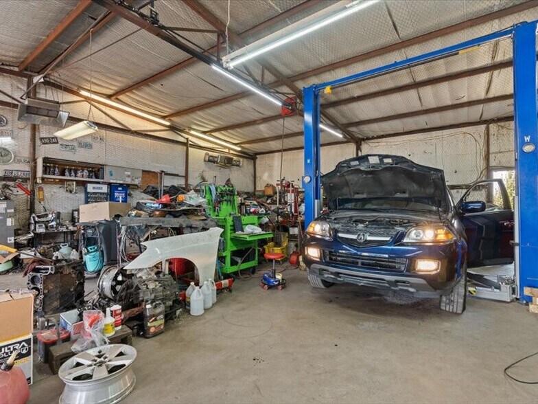 More Photos Of 2410 FM 731, Burleson Showroom For Sale