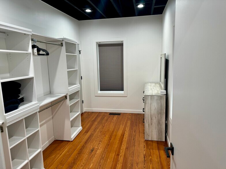 More Photos Of 1701 Southwest Blvd, Kansas City Storefront Retail Office For Lease
