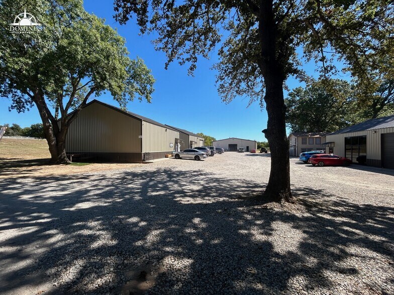 More Photos Of 121 Greenwood Cut Off Rd, Weatherford Warehouse For Sale