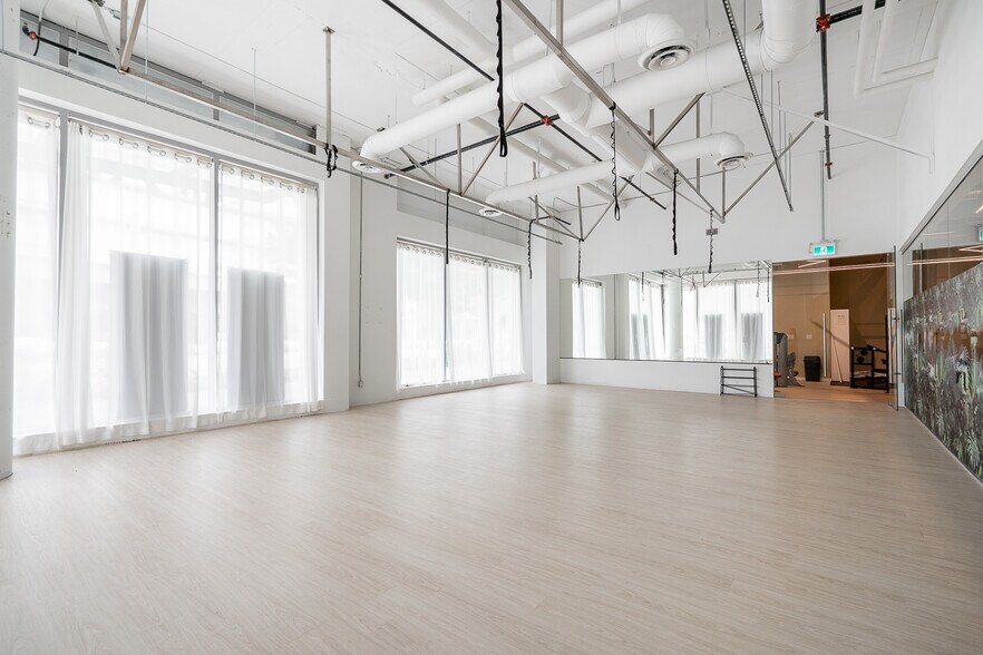 More Photos Of 5508 Hollybridge Way, Richmond Office For Lease