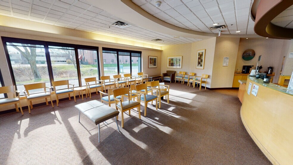 More Photos Of 1997 Sloan Pl N, Maplewood Flex For Lease