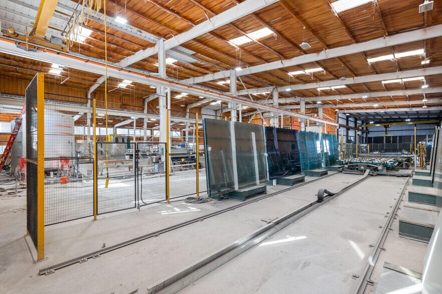 More Photos Of 800 East Watson Ln, New Braunfels Manufacturing For Lease