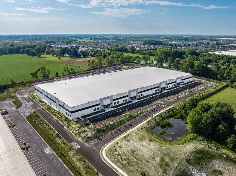 More Photos Of 703 N Graham Rd, Greenwood Distribution For Lease