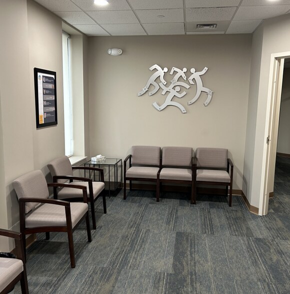 More Photos Of 1084 Cromwell Ave, Rocky Hill Medical For Lease