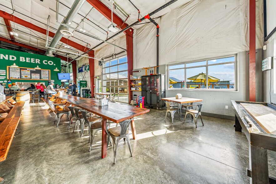 More Photos Of 1863 NW Washington Blvd, Grants Pass General Retail For Sale