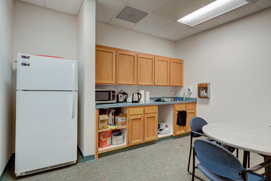 More Photos Of 499 NE Midway Blvd, Oak Harbor Office For Sale