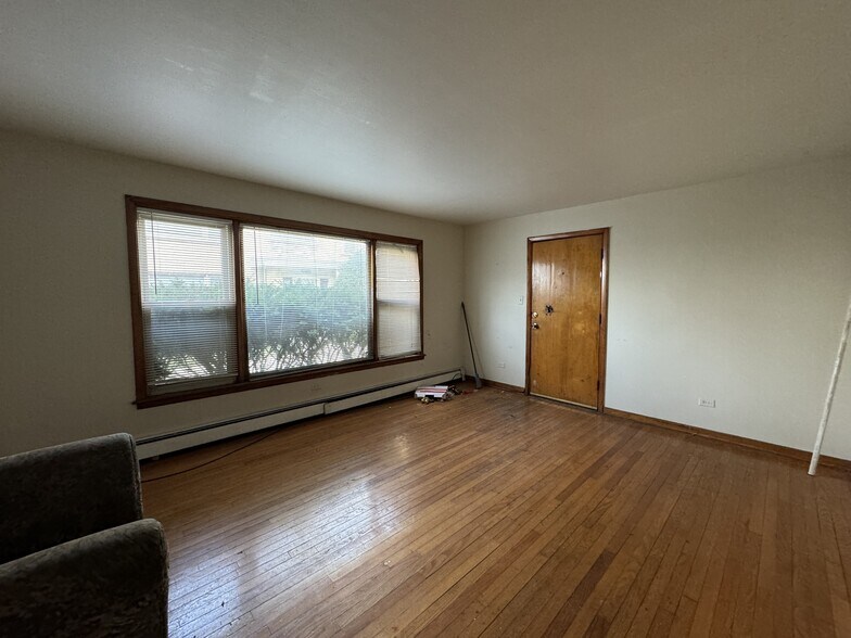 More Photos Of 9001-9007 S Cottage Grove, Chicago Apartments For Sale