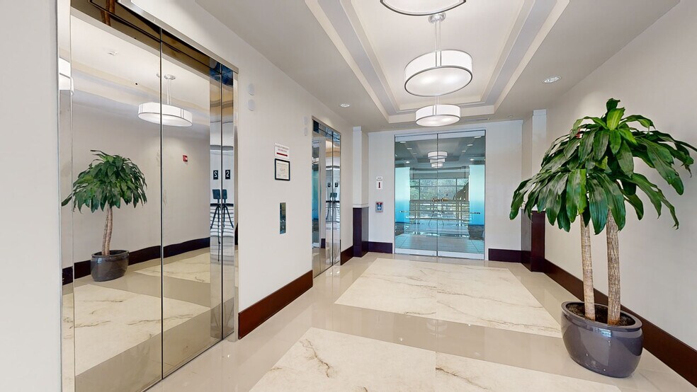 More Photos Of 10407 Centurion Pky N, Jacksonville Unknown For Lease
