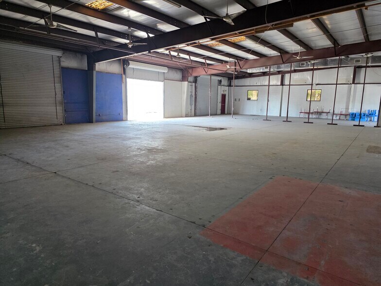 More Photos Of 1400 Jordan Ave, Orlando Flex For Lease