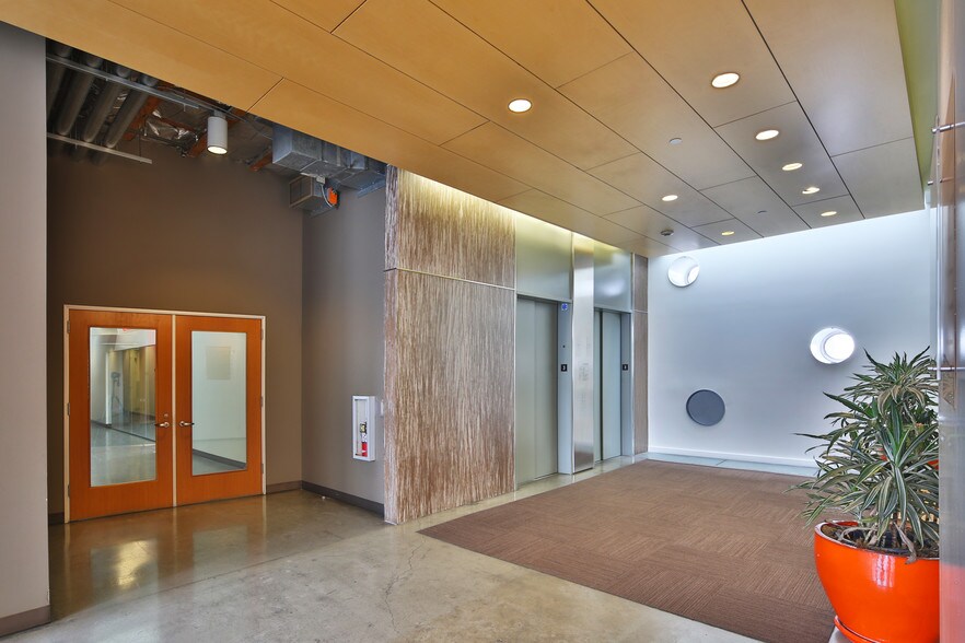 More Photos Of 110 S Fairfax Ave, Los Angeles Office For Lease