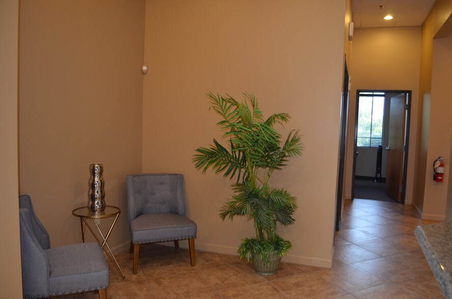 More Photos Of 1355 N Greenfield Rd, Mesa Office For Lease