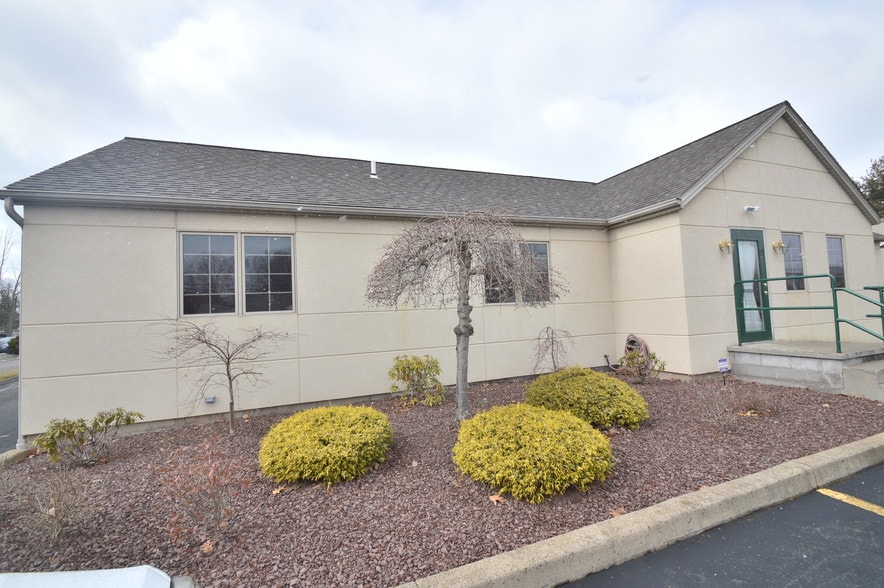 More Photos Of 10314 Main St, New Middletown Flex For Lease