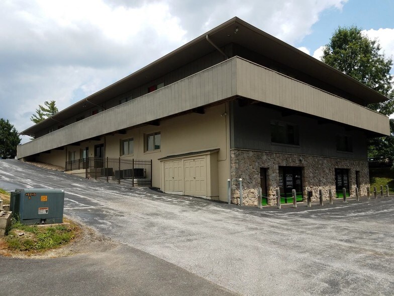 More Photos Of 9025 Chevrolet Dr, Ellicott City Office For Lease