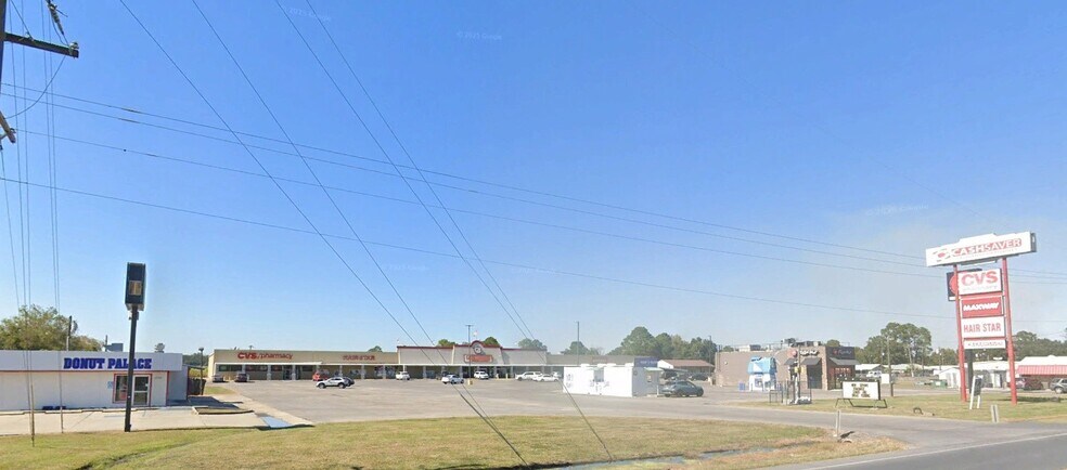 Primary Photo Of 1710 S Main St, Saint Martinville General Retail For Lease