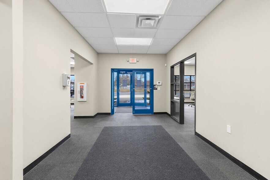 More Photos Of 3051 Delta Marine Dr, Reynoldsburg Light Manufacturing For Sale