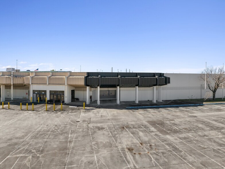 More Photos Of 12002 US 59 Hwy, Meadows Place Light Manufacturing For Sale