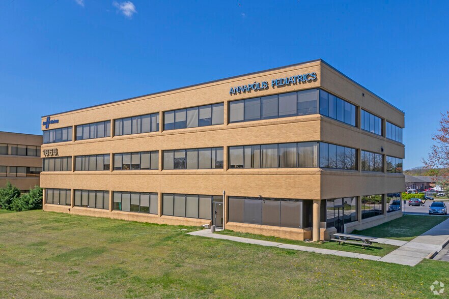 More Photos Of 1655 Crofton Blvd, Crofton Unknown For Lease