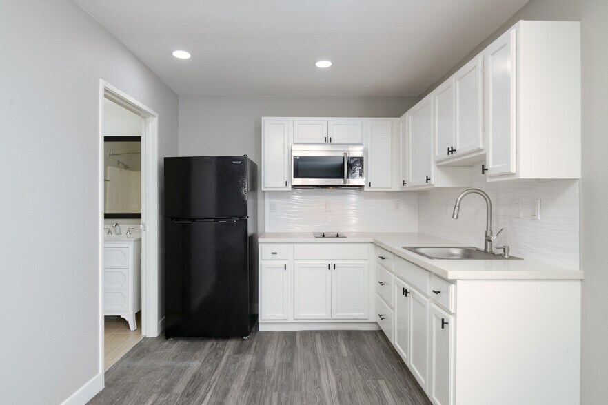 More Photos Of 3211 S 79th East Ave, Tulsa Apartments For Sale