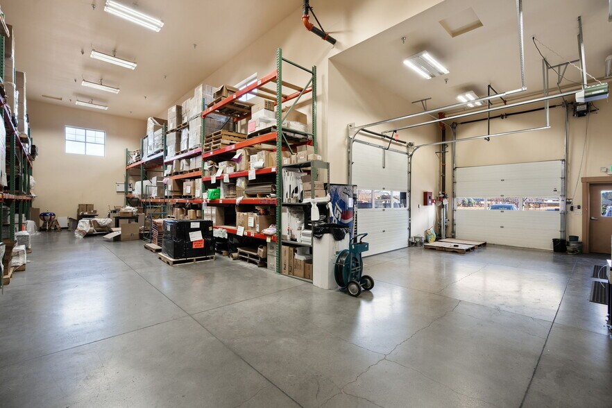 More Photos Of 270 E Sun Ranch Dr, Sisters Industrial For Sale