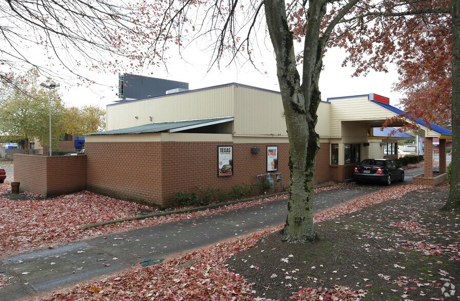 More Photos Of 11590 SE 82nd Ave, Happy Valley General Retail For Sale