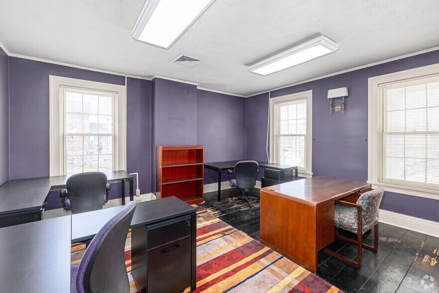 More Photos Of 109 Broad St, Middletown Office Residential For Lease
