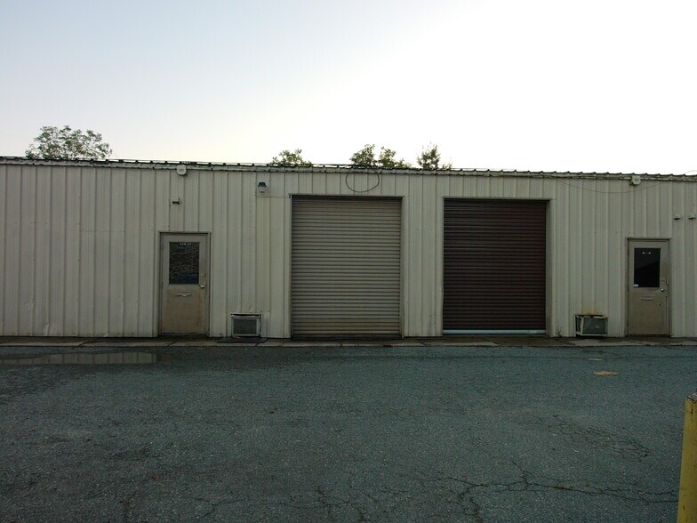 More Photos Of 1645 W Pembroke Ave, Hampton Storefront For Lease