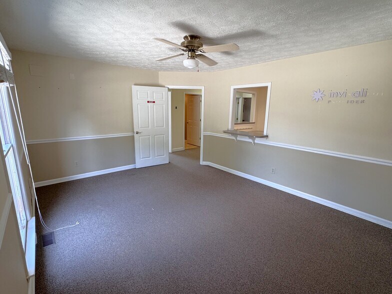More Photos Of 471 S Main St, Cleveland Office For Sale