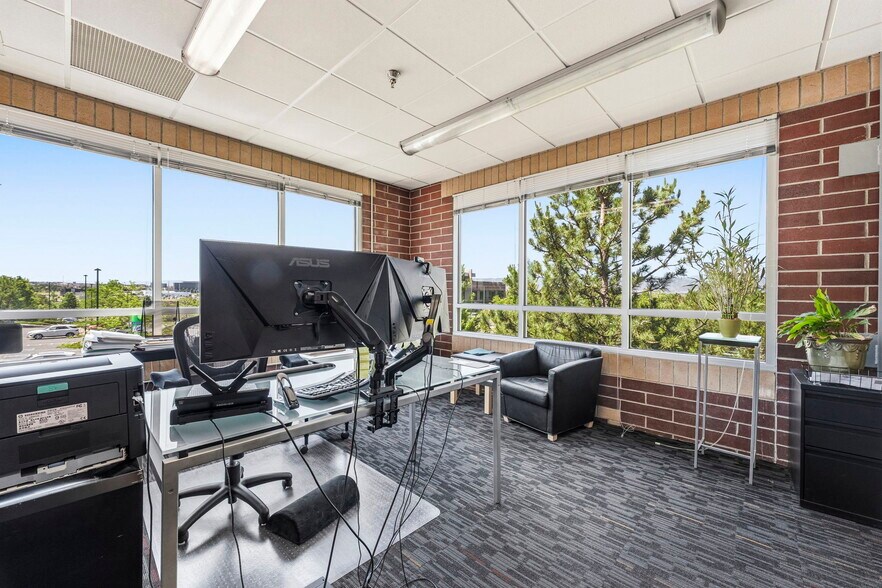 More Photos Of 861 Southpark Dr, Littleton Flex For Sale
