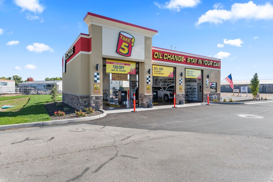 Primary Photo Of 5209 Cleveland Blvd, Caldwell Auto Repair For Sale