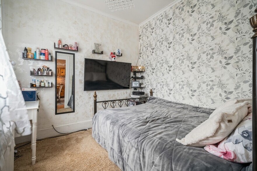 More Photos Of 274 Centre Ave, Secaucus Storefront Retail Residential For Sale