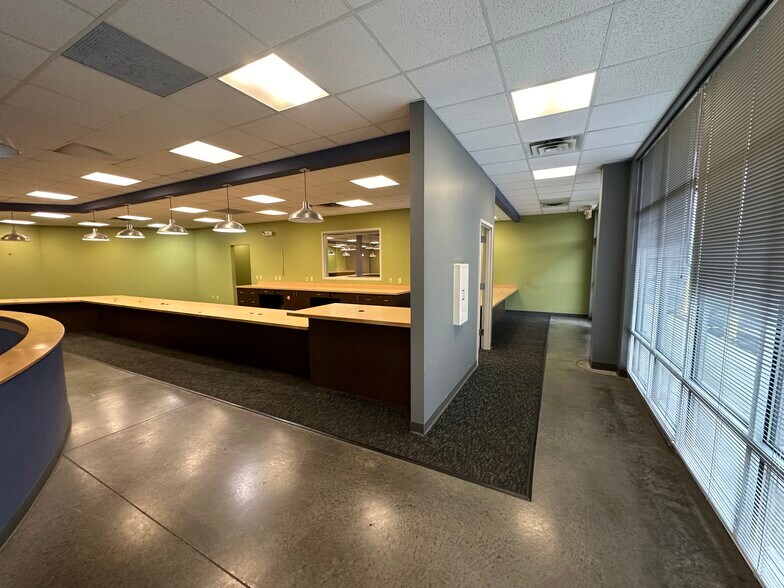 More Photos Of 1440 Madison Ave, Indianapolis Freestanding For Lease