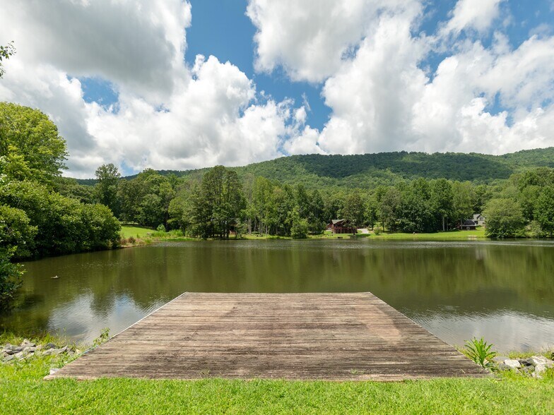 More Photos Of 8826 Boylston Hwy, Mills River Flex For Sale