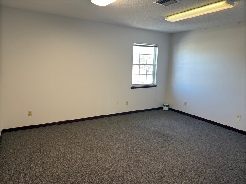 More Photos Of 949 Tamiami Trl, Port Charlotte Office For Lease