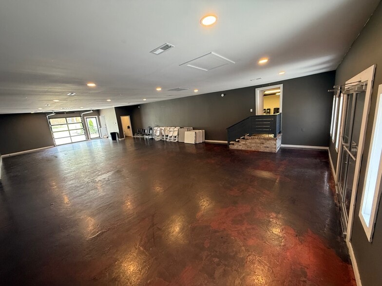 More Photos Of 621 Greenfield St, Wilmington Storefront Retail Office For Lease