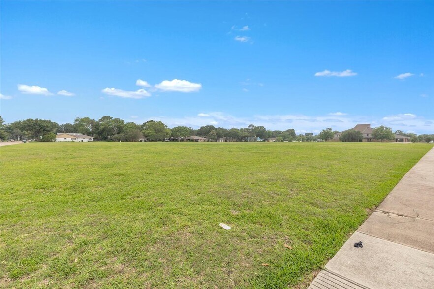 More Photos Of 15700 Space Center Blvd, Houston Land For Sale