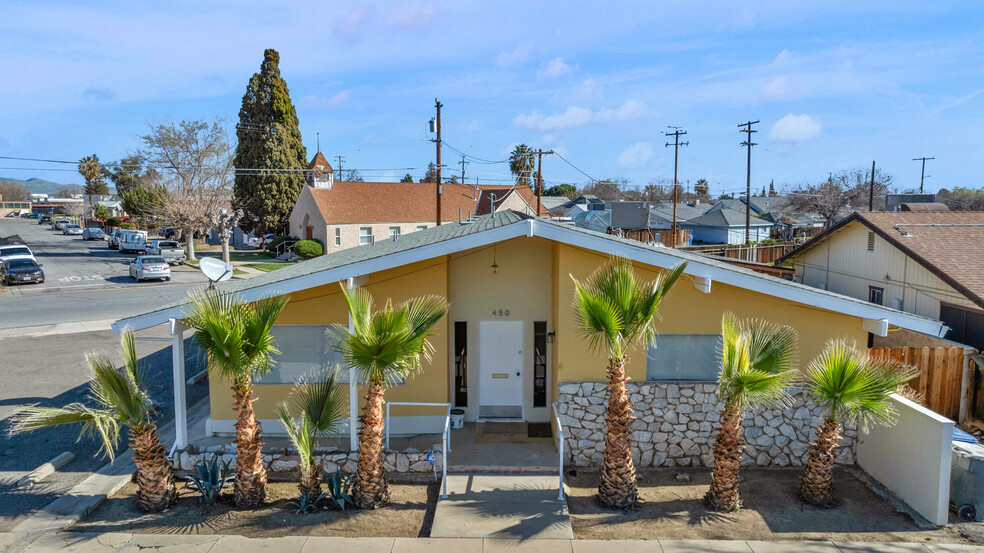 Primary Photo Of 450 N 3rd St, Coalinga Medical For Sale