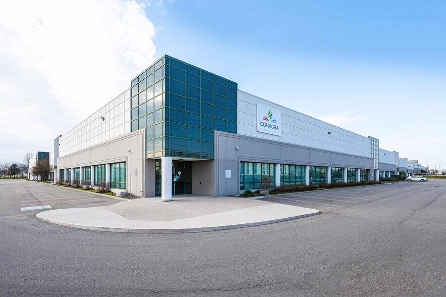 More Photos Of 5055 Satellite Dr, Mississauga Warehouse For Lease