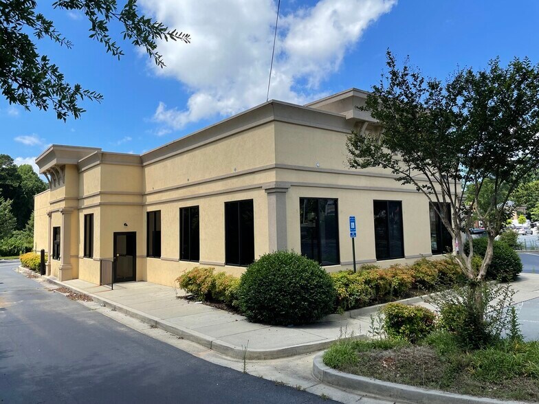 More Photos Of 2080 Lower Roswell Rd, Marietta Restaurant For Lease