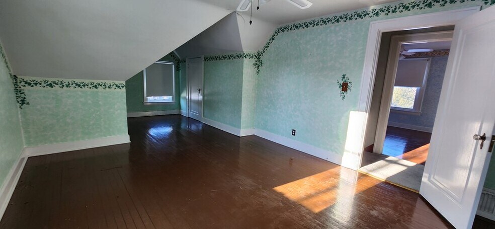 More Photos Of 125 Rockdale Rd, Follansbee Flex For Sale