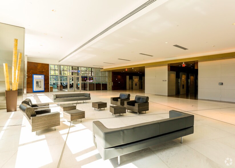 More Photos Of 1450 Brickell Ave, Miami Office For Lease