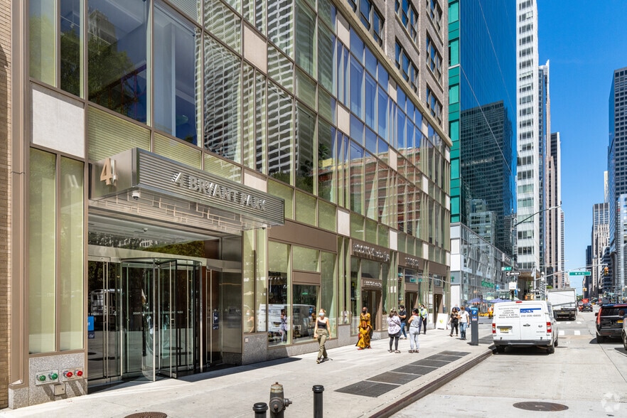 More Photos Of 4 Bryant Park, New York Office For Lease