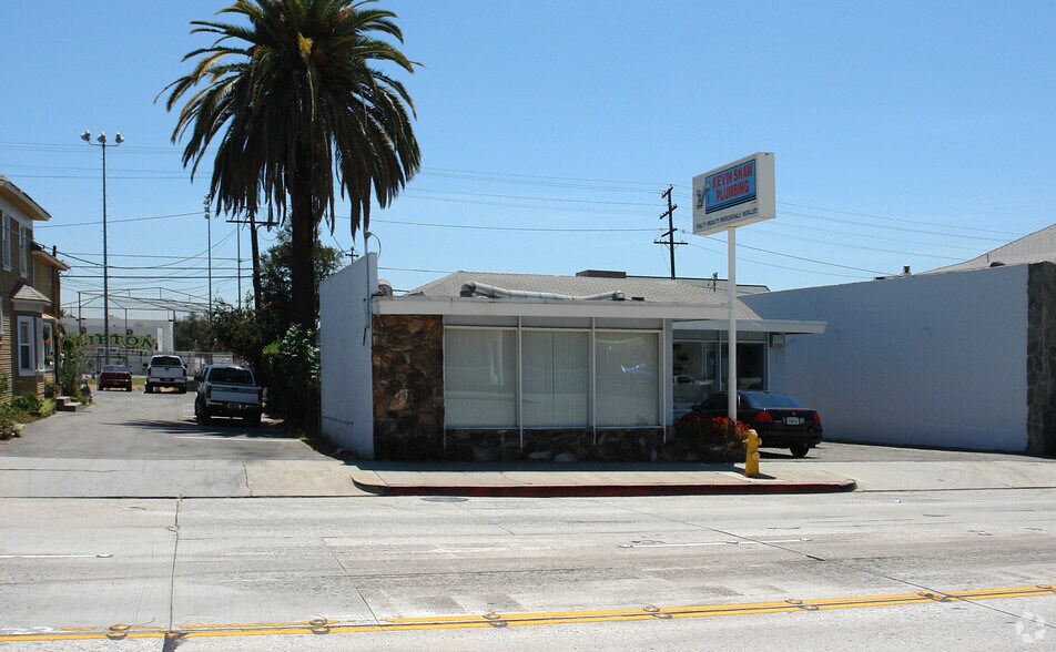 More Photos Of 224 E Foothill Blvd, Monrovia Freestanding For Sale