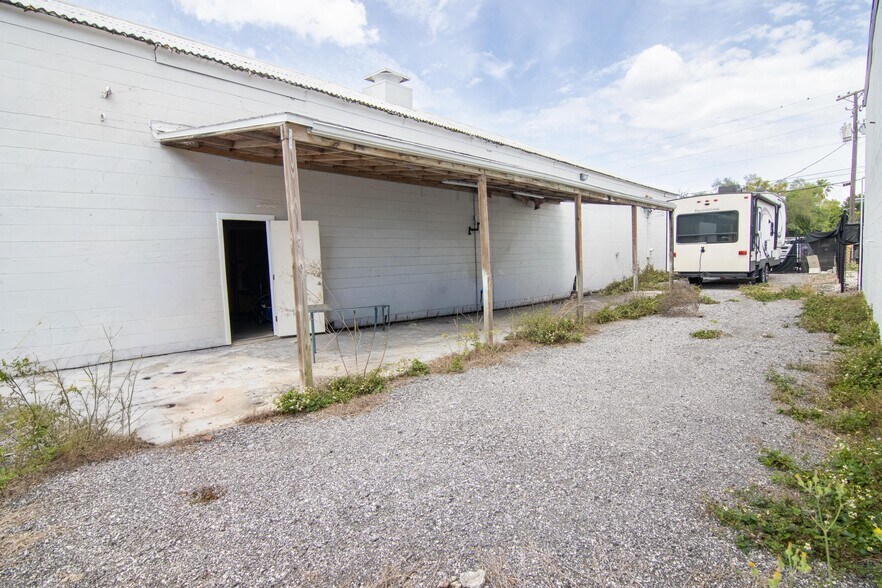 More Photos Of 3284 Morris St, Saint Petersburg Warehouse For Lease