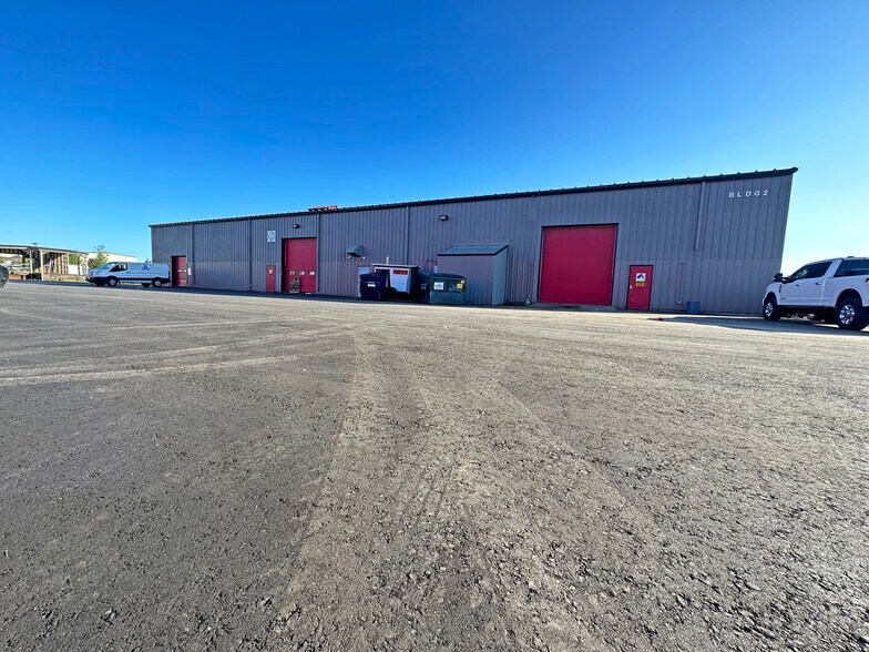 More Photos Of 1 Runway Rd, South Portland Manufacturing For Lease