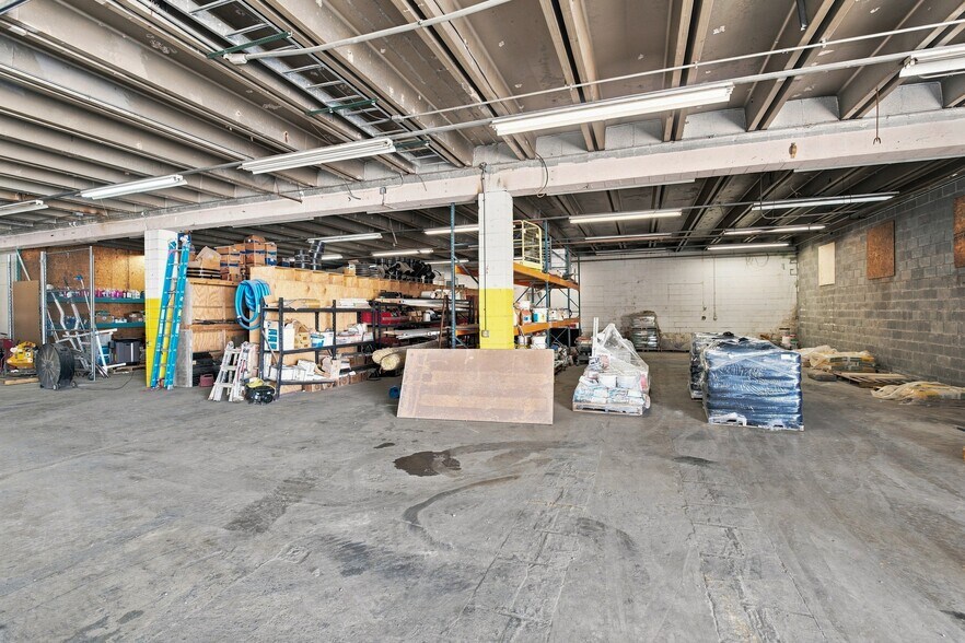 More Photos Of 6115 Robertson Ave, Nashville Warehouse For Lease