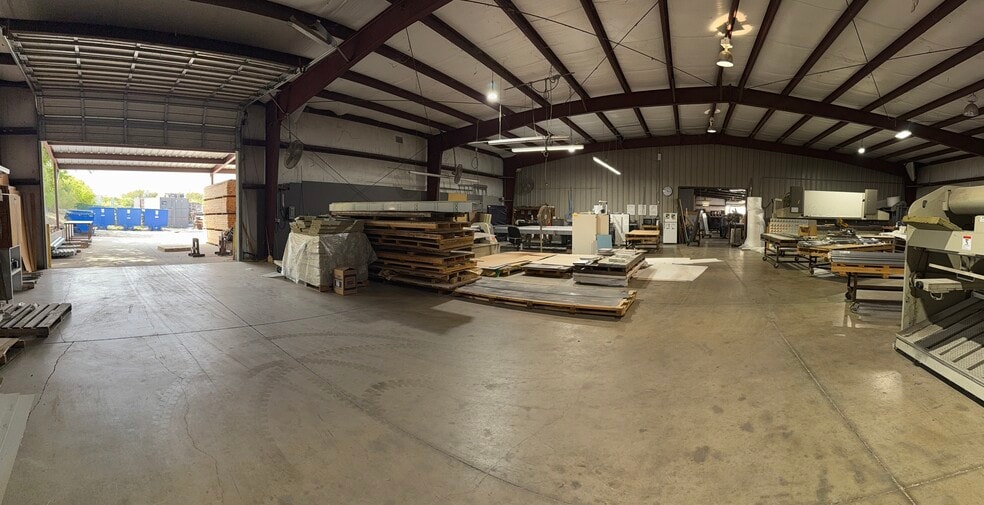 More Photos Of 11647 Armetco Dr, Justin Industrial For Lease