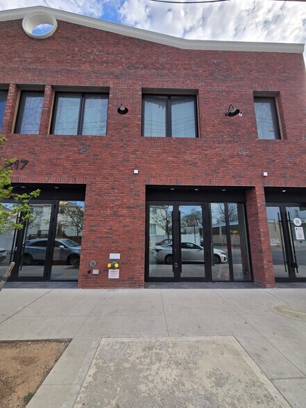 More Photos Of 217 Main St, Staten Island Storefront Retail Residential For Lease