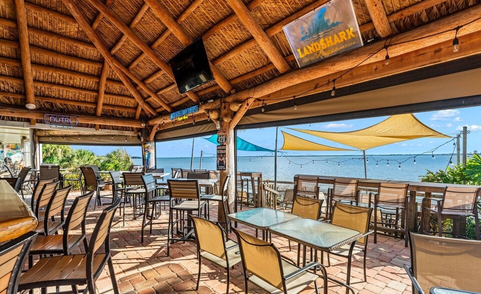More Photos Of 4845 Dixie Hwy NE, Palm Bay Restaurant For Sale